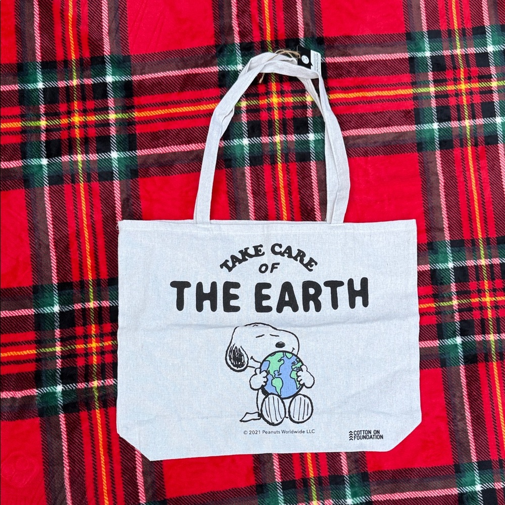 Gray Snoopy Earth Tote Bag
